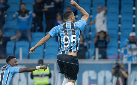 Grêmio vence o Vasco na Arena com domínio e eficiência Grêmio vence o Vasco na Arena com domínio e eficiência