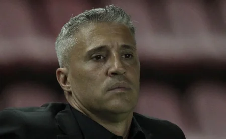 Hernán Crespo Ajusta Escalação com 11 Desfalques Confirmados Antes de São Paulo x Corinthians Hernán Crespo Ajusta Escalação com 11 Desfalques Confirmados Antes de São Paulo x Corinthians