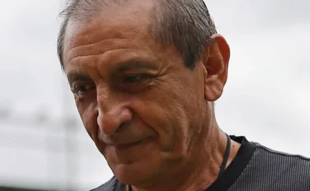 Inter: Anthoni, Thiago Maia e Tabata são novidades obrigatórias para decisão contra o Santos Inter: Anthoni, Thiago Maia e Tabata são novidades obrigatórias para decisão contra o Santos