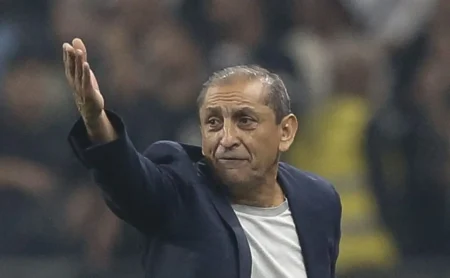 Inter Define Futuro de Seis Jogadores com Contratos Vencendo em Dezembro e Negocia Renovações para 2026