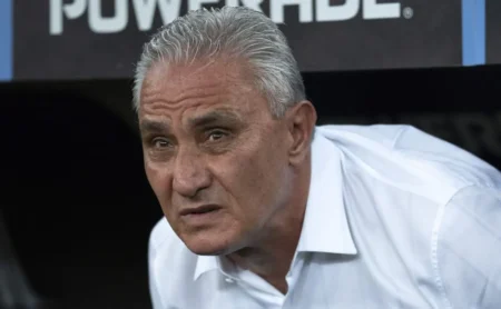 Internacional estuda ‘chapéu’ no Grêmio por Tite em 2026 Internacional estuda 'chapéu' no Grêmio por Tite em 2026