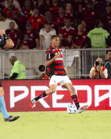 João Victor: A Promessa Rubro-Negra para a Defesa do Flamengo João Victor: A Promessa Rubro-Negra para a Defesa do Flamengo