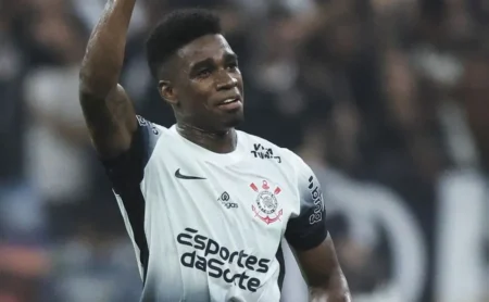 Jorge Nicola: Corinthians negocia empréstimo de Félix Torres para times da MLS