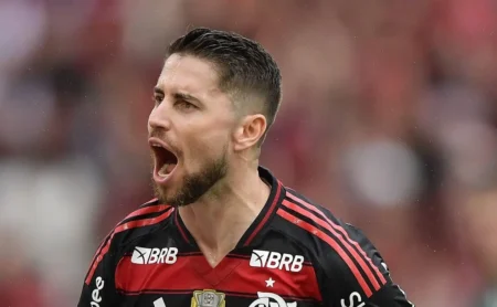 Jorginho é liberado e confirmado para o Fla-Flu após recuperação de lesão muscular, diz Venê