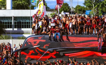 Jornal argentino se espanta com "Aerofla" antes da final da Libertadores: "Isso é inacreditável"