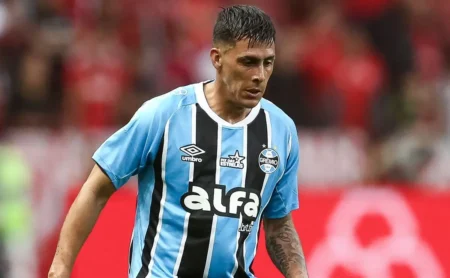 Jornalista colorado dá aval surpreendente à transferência de Pavón do Grêmio para o Internacional Jornalista colorado dá aval surpreendente à transferência de Pavón do Grêmio para o Internacional