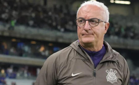 José Martínez: A sincera reação de Dorival Júnior à expulsão em Cruzeiro x Corinthians José Martínez: A sincera reação de Dorival Júnior à expulsão em Cruzeiro x Corinthians