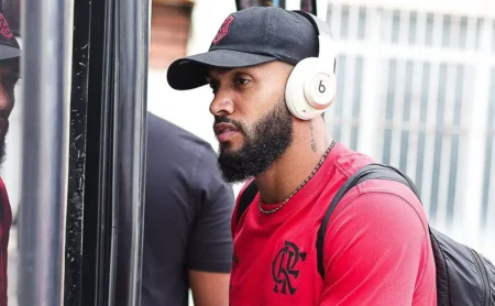 Juninho Fora do Flamengo: Contratação Falha e Negociação Iminente Juninho Fora do Flamengo: Contratação Falha e Negociação Iminente