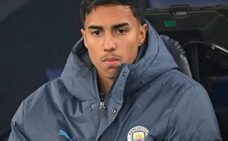 Justiça determina entrega de documentos sobre venda de Vitor Reis pelo Palmeiras por R$ 232 milhões