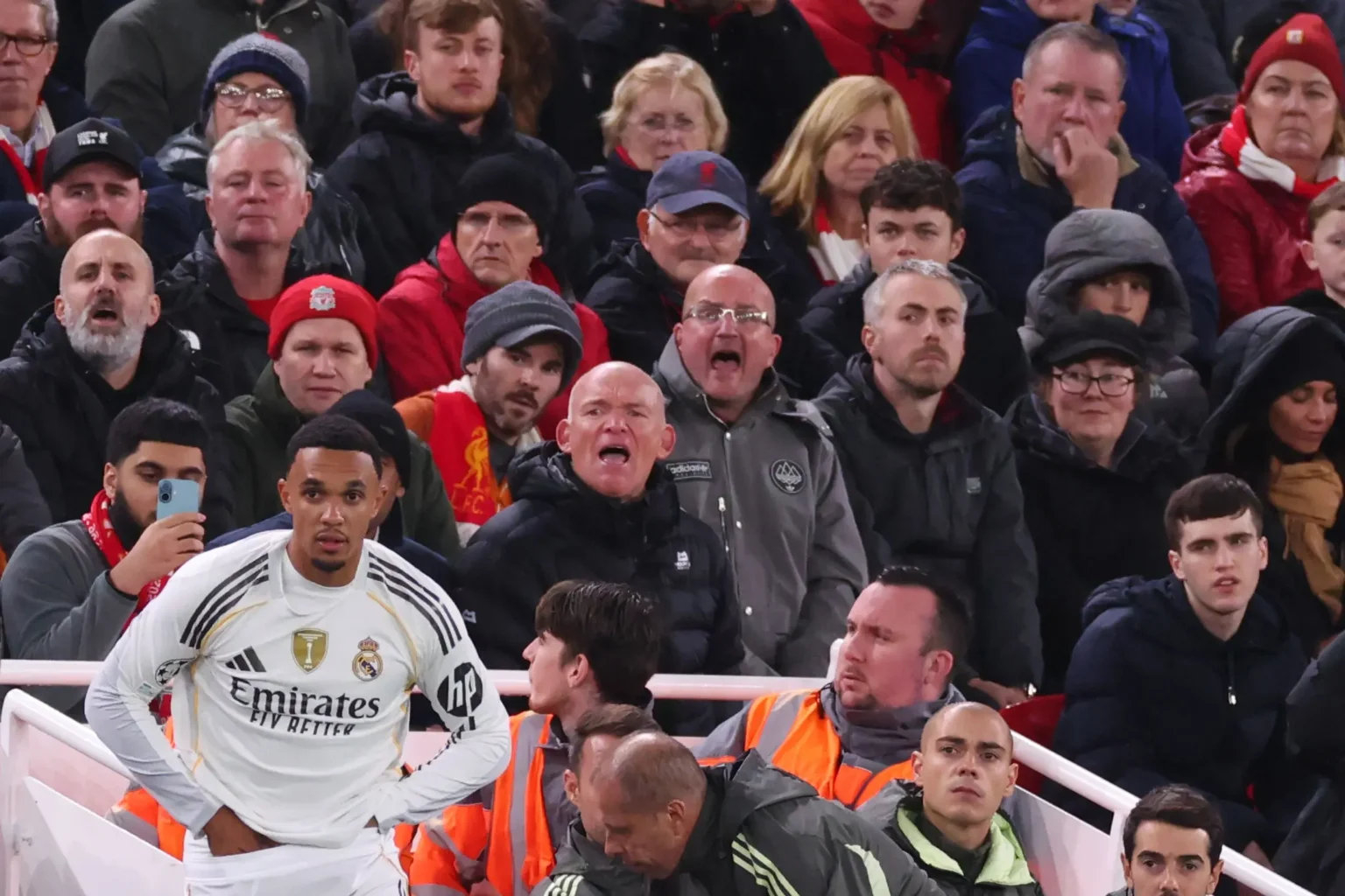 Liverpool: Ídolo critica Alexander-Arnold após vaias contra o Real Madrid: "Nos traiu"