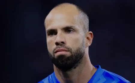 Lomba defende Palmeiras após falha defensiva em contra-ataque do Grêmio Lomba defende Palmeiras após falha defensiva em contra-ataque do Grêmio