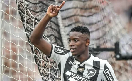 Luiz Henrique recorda final da Libertadores entre Botafogo e Atlético e confessa: “Achei que seria substituído”