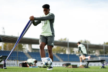 Lyon avança em negociação com Real Madrid por empréstimo de Endrick