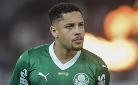 Manchester United Prepara Oferta Milionária por Vitor Roque do Palmeiras