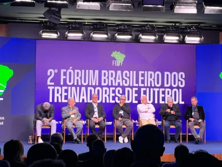 Mancini, após polêmicas, revela sugestão de Ancelotti à CBF: "O primeiro a abrir as portas"