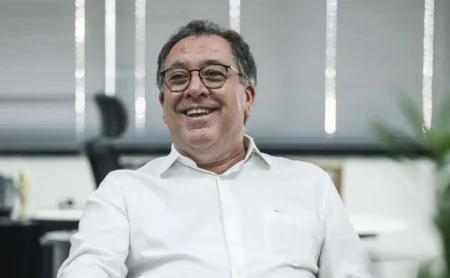 Marcelo Teixeira Motiva Elenco do Santos para Vencer o Palmeiras