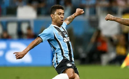 Marcos Rocha desabafa após derrota: "Tem que pisar na cabeça" do Palmeiras