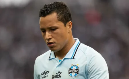 Marlon expressa frustração no Grêmio e alerta para repetição de desatenção no empate com Fortaleza Marlon expressa frustração no Grêmio e alerta para repetição de desatenção no empate com Fortaleza