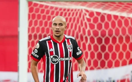 Matheus Belém: Zagueiro Pede Rescisão e São Paulo Avalia Liberação Matheus Belém: Zagueiro Pede Rescisão e São Paulo Avalia Liberação