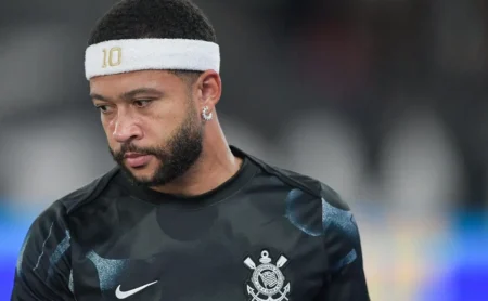 Memphis Depay: Stabile revela futuro incerto no Corinthians e a situação paralisada do camisa 10