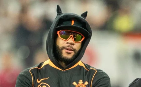 Memphis: Presidente do Corinthians, Osmar Stabile, esclarece decisão de deixar hotel