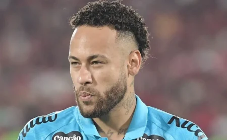 Neymar encanta torcida do Flamengo no Maracanã e exalta: "Difícil com o Maracanã lotado"