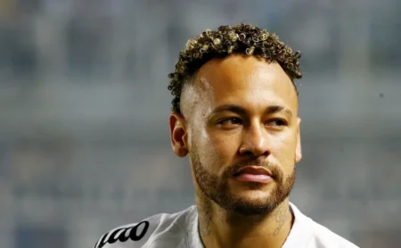 Neymar: Infiltração no Joelho para o Santos? Pai se opõe a medida drástica