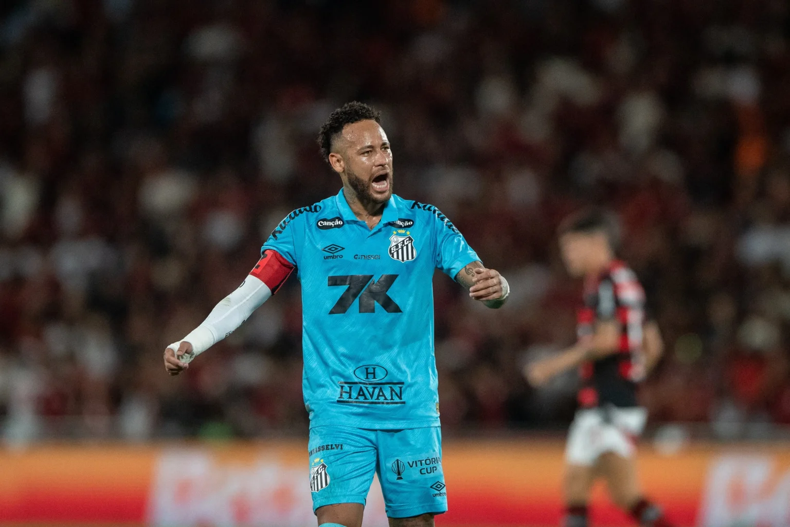 Neymar no Santos: Críticas de jornal espanhol apontam "distância de um jogador profissional"