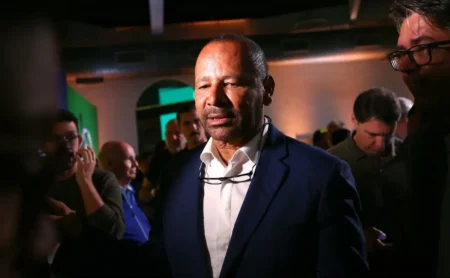 Neymar Pai Desabafa: Exames no Santos Revelam Desconhecimento sobre Lesão