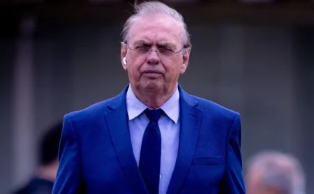 Osmar Stabile Cumpre Prazo para Quitar Dívida e Afastar Transferban Pesado do Corinthians