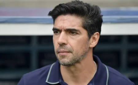Palmeiras: Abel Ferreira confirma escalação sem Allan, mas com Vitor Roque e Flaco López