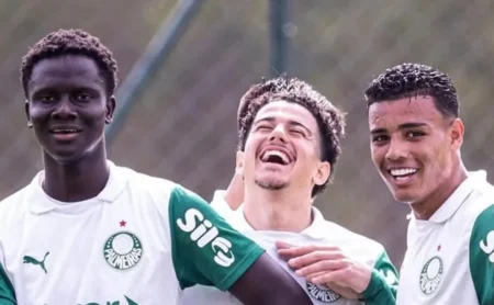 Palmeiras garante zagueiro marfinense Koné para o Sub-20 com contrato até 2028