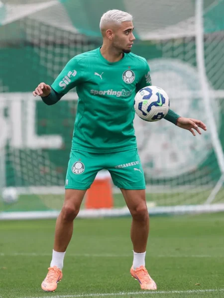 Palmeiras: Andreas recebe terceiro amarelo e se junta à lista de desfalques contra o Santos