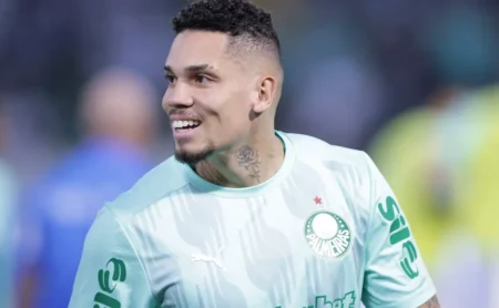 Palmeiras convoca Paulinho e Lucas Evangelista para jogo contra Grêmio, mexe no clima pré-final da Libertadores