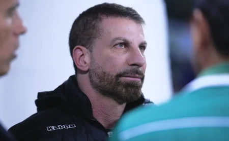 Pedrinho define futuro de Diniz com base na reta final do Brasileirão Pedrinho define futuro de Diniz com base na reta final do Brasileirão