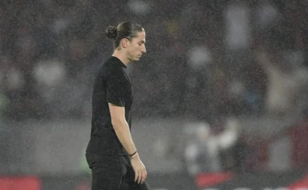 Pedro é desfalque certo para Filipe Luís contra o Palmeiras; Flamengo busca estratégia