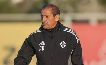 Ramón Díaz Apresenta Fracassos no Internacional, Pior Desempenho Entre Técnicos de Barcellos