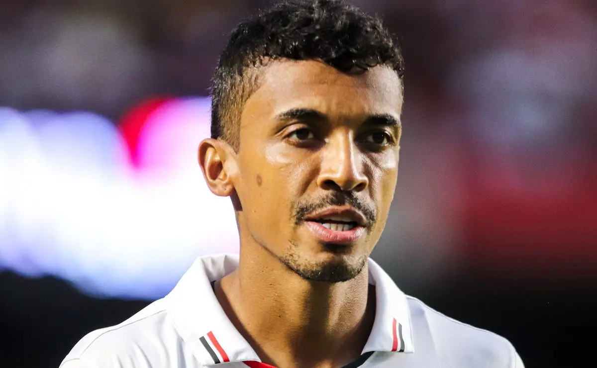 Reunião São Paulo: Diretoria e Jogadores Se Reúnem Após Declarações de Luiz Gustavo Reunião São Paulo: Diretoria e Jogadores Se Reúnem Após Declarações de Luiz Gustavo