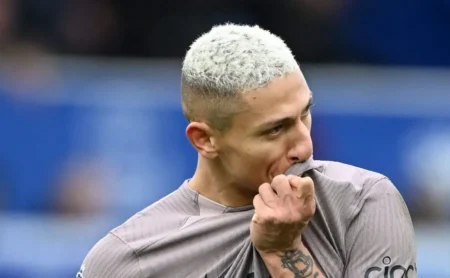 Richarlison Mantém-se na Europa Até a Copa do Mundo, Diminuindo Possibilidade de Retorno ao Flamengo Richarlison Mantém-se na Europa Até a Copa do Mundo, Diminuindo Possibilidade de Retorno ao Flamengo