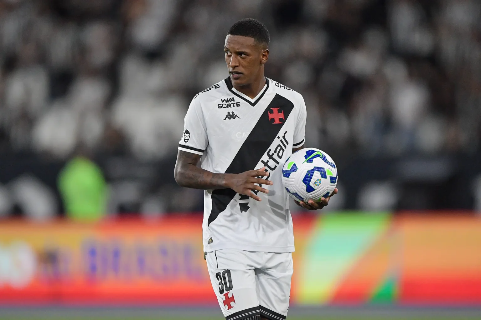 Robert Renan: Do Anonimato ao Coração do Vasco em Duas Meses