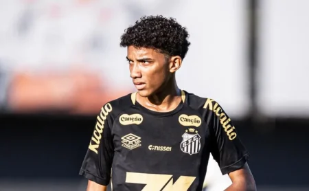 Robinho Jr. pode ser titular com reviravolta defensiva do Santos, apura Lucas Musetti