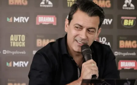 Rui Costa fala pela primeira vez sobre retorno ao Grêmio, mas prioriza compromisso no São Paulo Rui Costa fala pela primeira vez sobre retorno ao Grêmio, mas prioriza compromisso no São Paulo