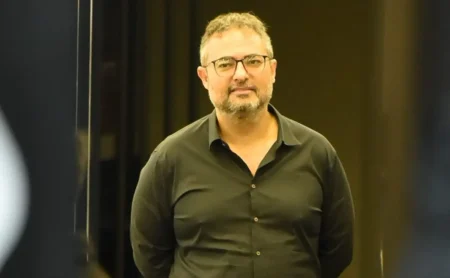 Santos: Alexandre Mattos Agita Contratações e Aguarda Dois Jogos para Compra de Zé Ivaldo