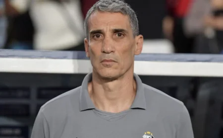 Santos tem novidade, Internacional perde três jogadores para confronto decisivo no Brasileirão Santos tem novidade, Internacional perde três jogadores para confronto decisivo no Brasileirão