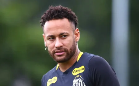 Santos viaja ao Rio sem Neymar, mas atleta atuará contra o Flamengo no Maracanã