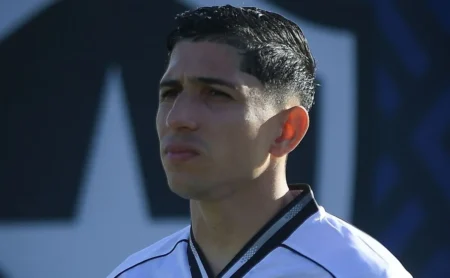 Savarino Relembra Parceria de Sucesso no Botafogo e Detalha Sua Permanência