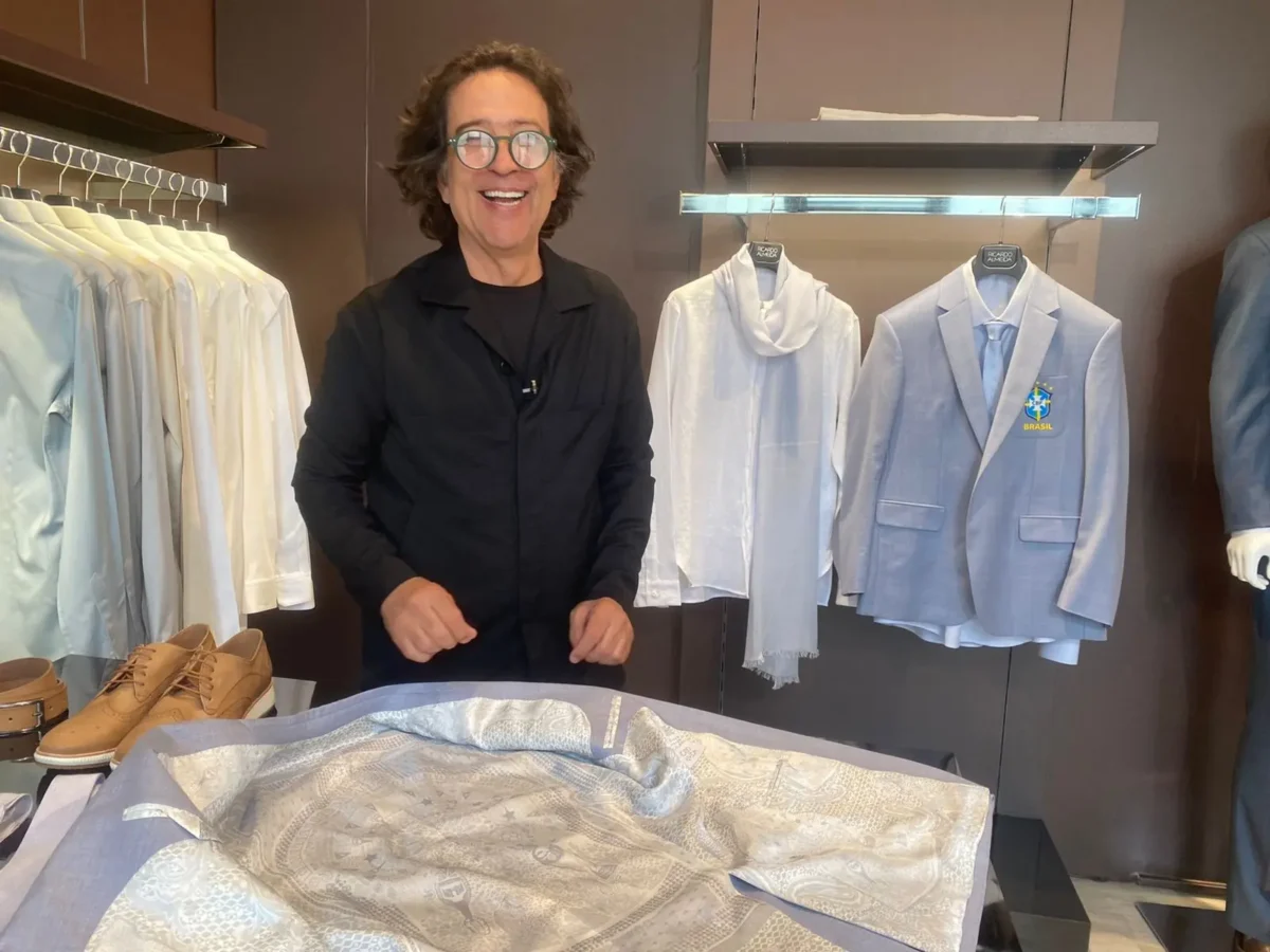 Seleção Brasileira Adota Trajes de Ricardo Almeida para Viagem à Copa do Mundo de 2026