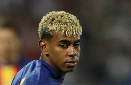 Seleção Espanhola Questiona Procedimento "Invasivo" que Afeta Yamal