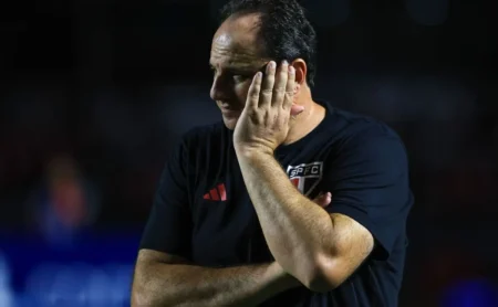 São Paulo: 903 dias sem gol de falta, um contraste marcante com a era Rogério Ceni