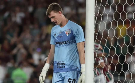 São Paulo Abala e Sofre Maior Goleada em 24 Anos Contra o Fluminense São Paulo Abala e Sofre Maior Goleada em 24 Anos Contra o Fluminense